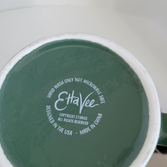 NEW EttaVee Coffee Mug Cup Green Seasons Greetings Painted - Picture 4 of 4